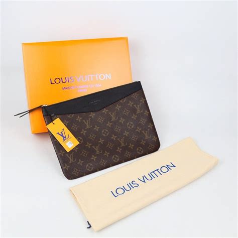 louis vuitton key pouch keychain|louis vuitton key pouch bloomingdale's.